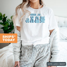 Load image into Gallery viewer, Alpha Kappa Delta Phi Gotta Be T-shirt - Kite and Crest