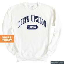 Load image into Gallery viewer, Delta Upsilon Sweatshirt - DU Fraternal Arch Crewneck Sweatshirt - Kite and Crest