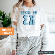 Load image into Gallery viewer, Sigma Kappa T-shirt - Sigma Kappa (SK) Gotta Be Tee - Kite and Crest