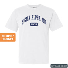 Load image into Gallery viewer, Sigma Alpha Mu Comfort Colors T-Shirt - Sammy Fraternal Arch Shirt - Kite and Crest
