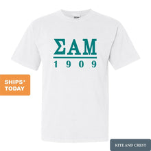Load image into Gallery viewer, Sigma Alpha Mu Comfort Colors T-Shirt - Sammy Lettered Basic Shirt - Kite and Crest
